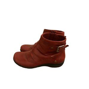 Clarks Red Leather Ankle Booties Womens Size 9 67690